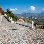 Zorro Fugaz En Puntalara Nerja
